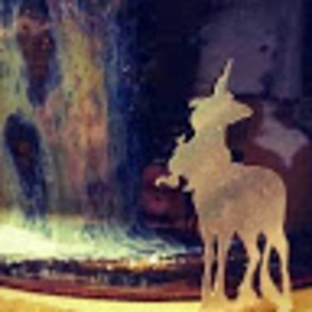 Meet your Posher, Cecily